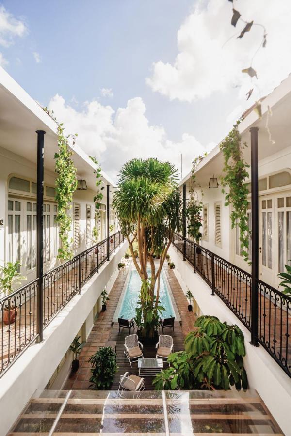 Brown Feather Hotel Seminyak Exterior foto